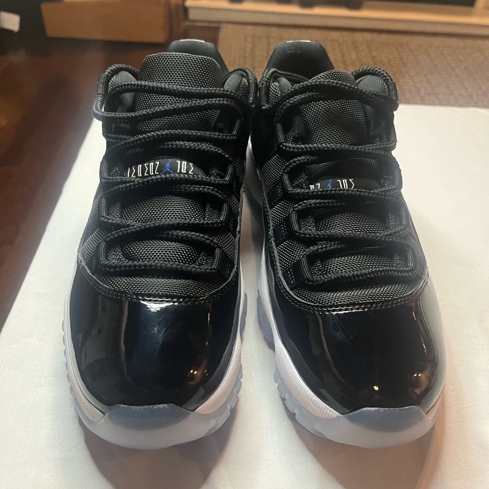 Air Jordan 11 Retro low “Space Jam”. Size 8 (box included)